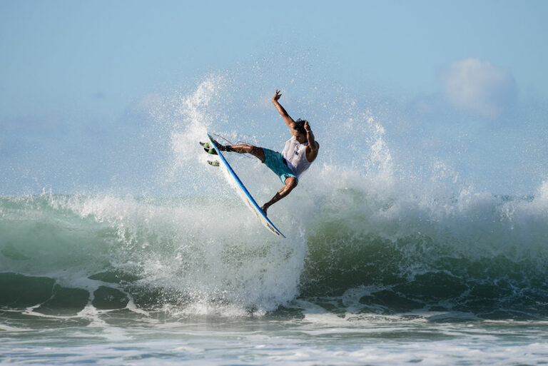 mario_surf_school_private_surf_lessons_excursions_01